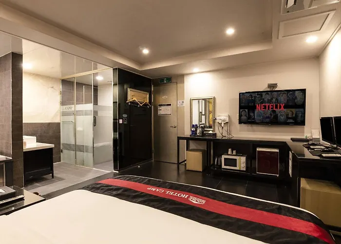 Camp Hotel