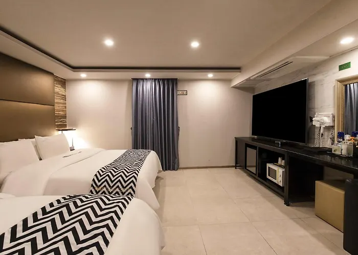 Camp Hotel 2*