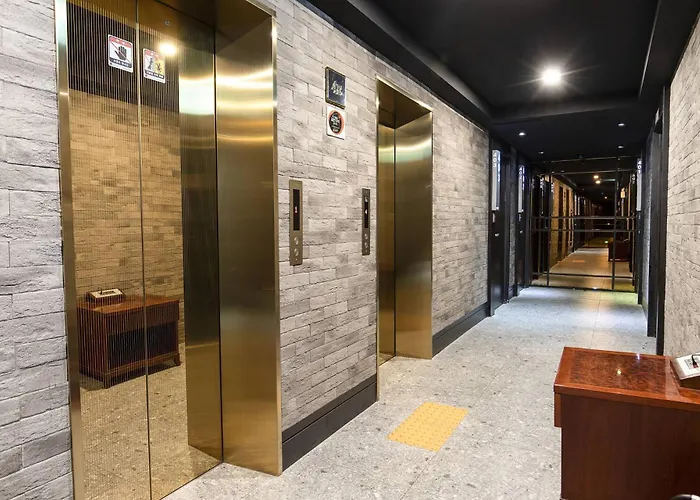 Camp Hotel 2*